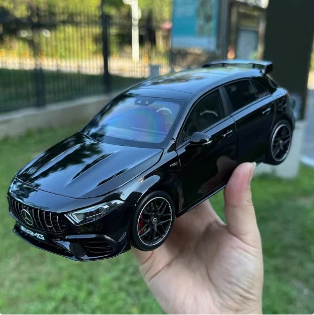 1:18 Mercedes-Benz A45 AMG