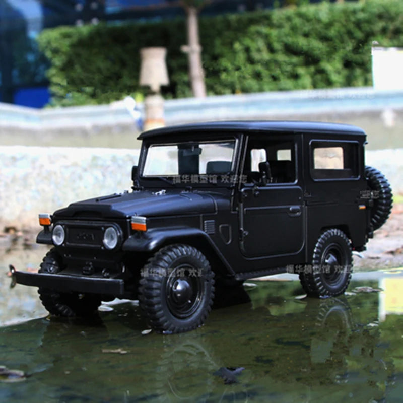 1:24 FJ CRUISER FJ40