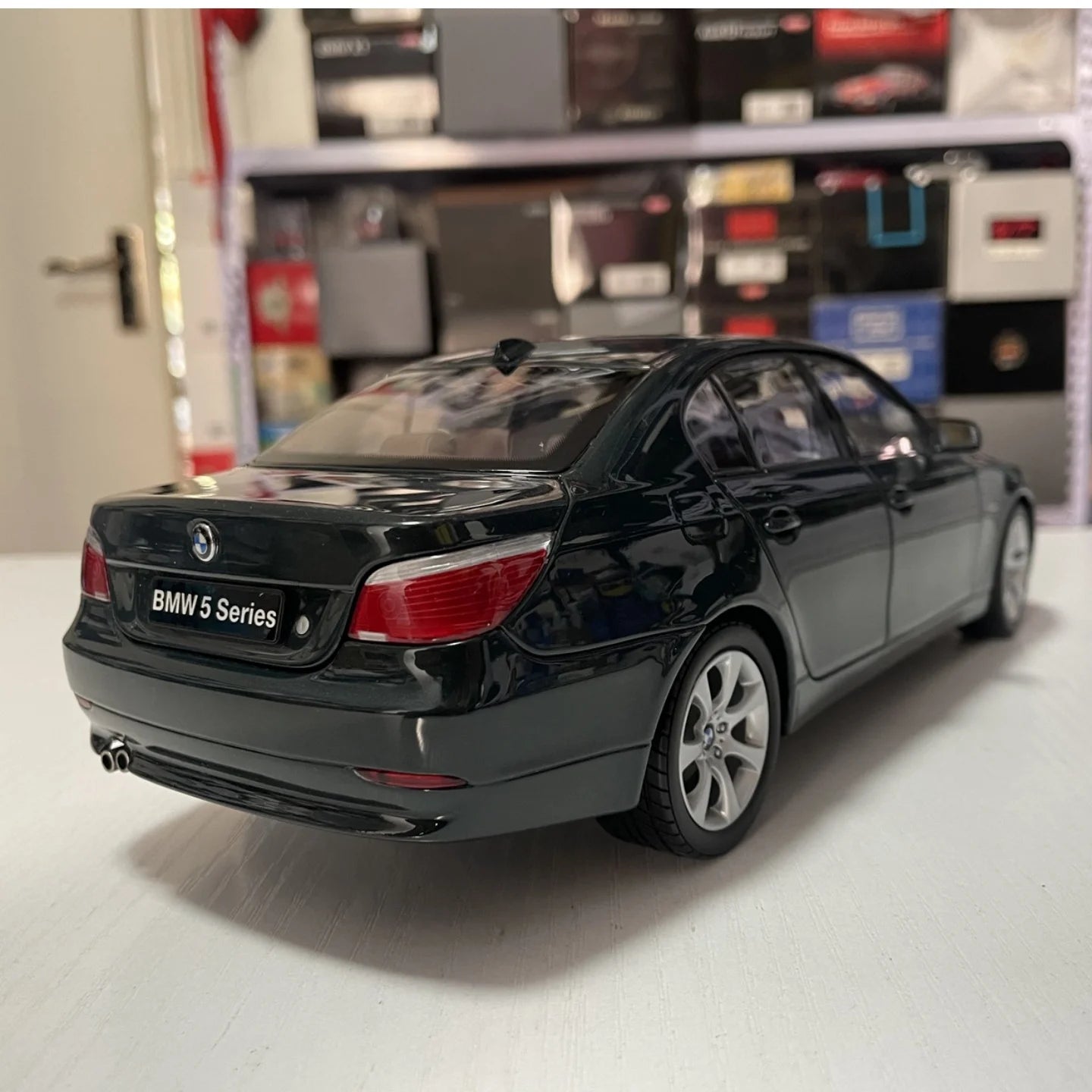1:18 BMW E60 545i