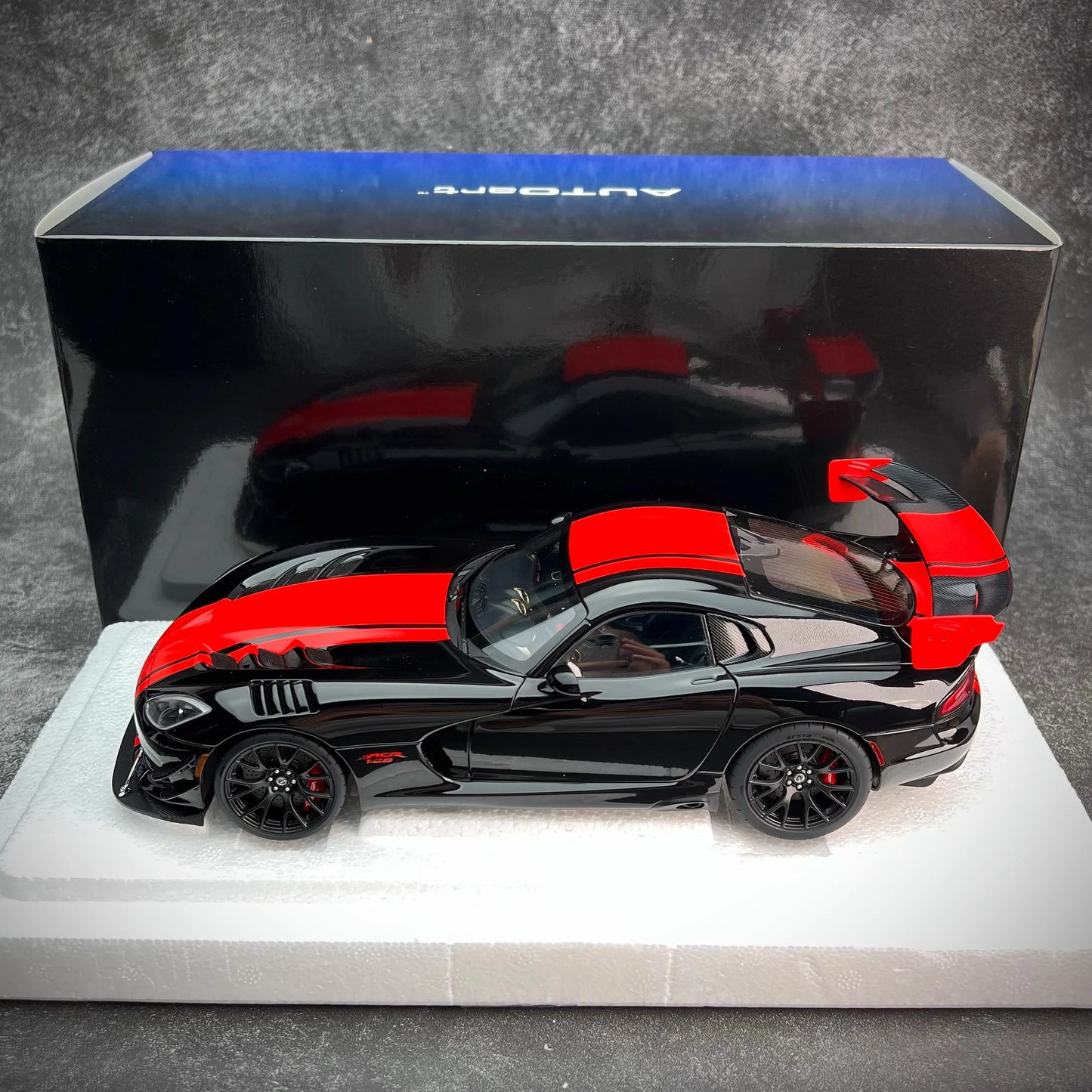 1:18 DODGE VIPER ACR 2017