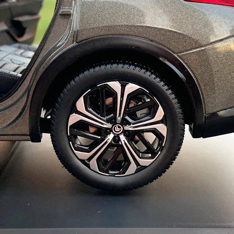 1:18 2021 Dongfeng Citroen Versailles C5 X