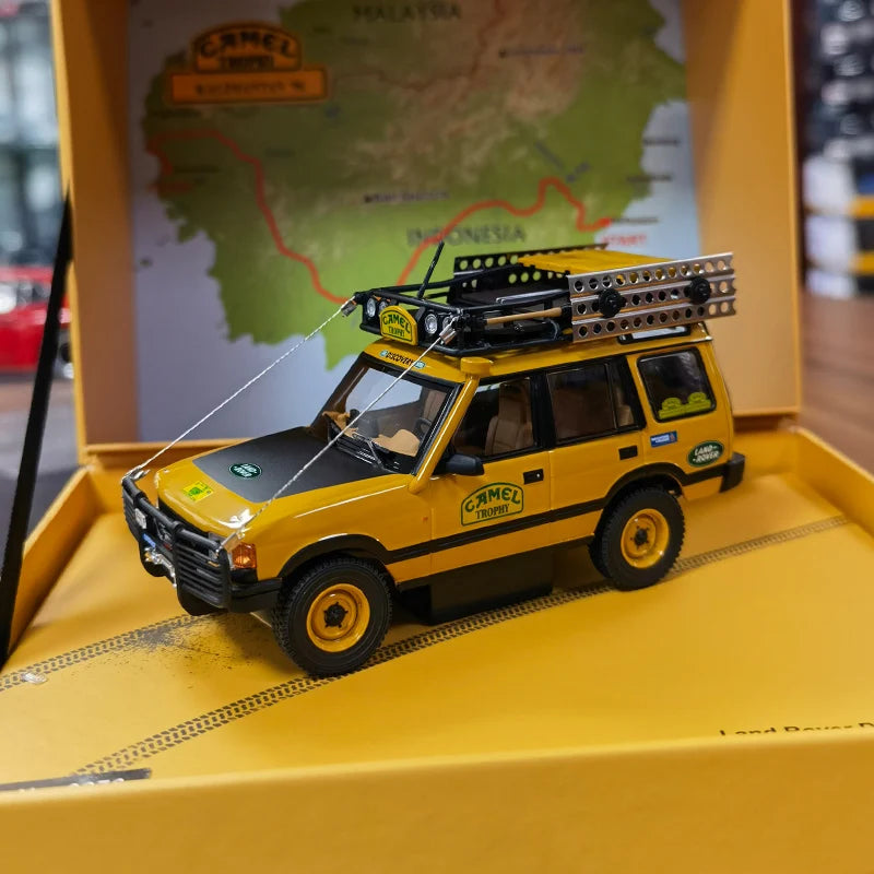 1:43 Land Rover Discovery original five-door version Camel Cup 1996