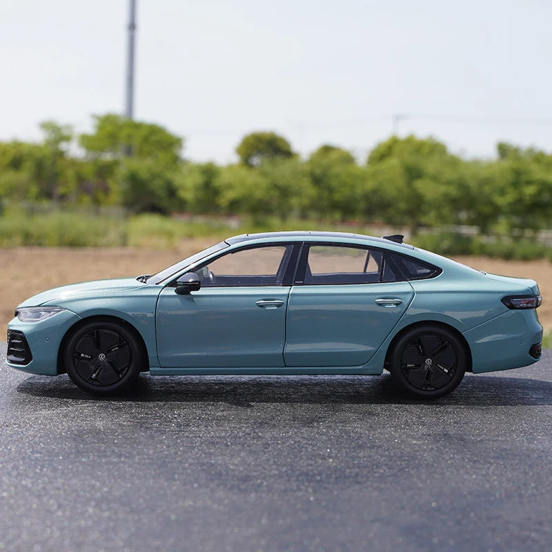 1:18 Volkswagen PASSAT Pro 2024