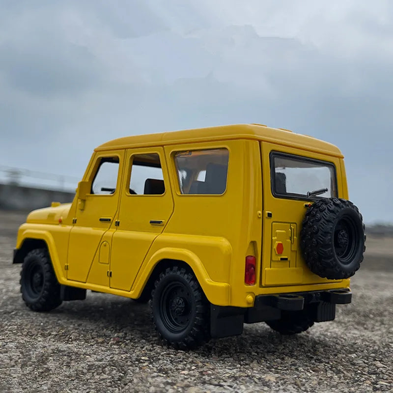 1:18 UAZ Hunter