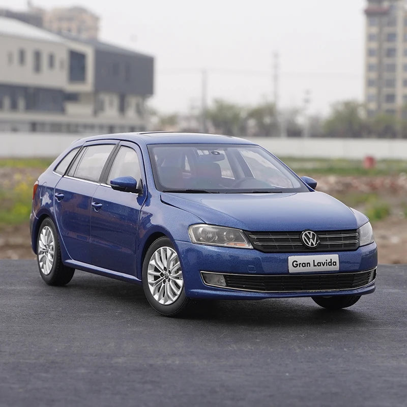 1:18 Volkswagen Lavida 2013