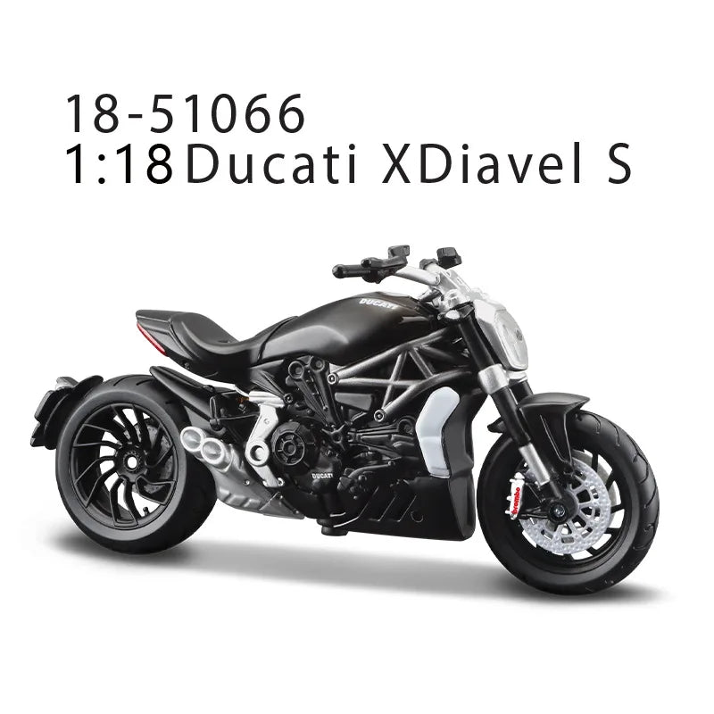 1:18 Suzuki GSX