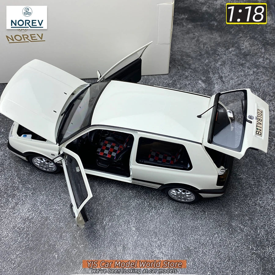 1:18 Volkswagen Golf GTI 1996 - 20 Years Anniversary Edition