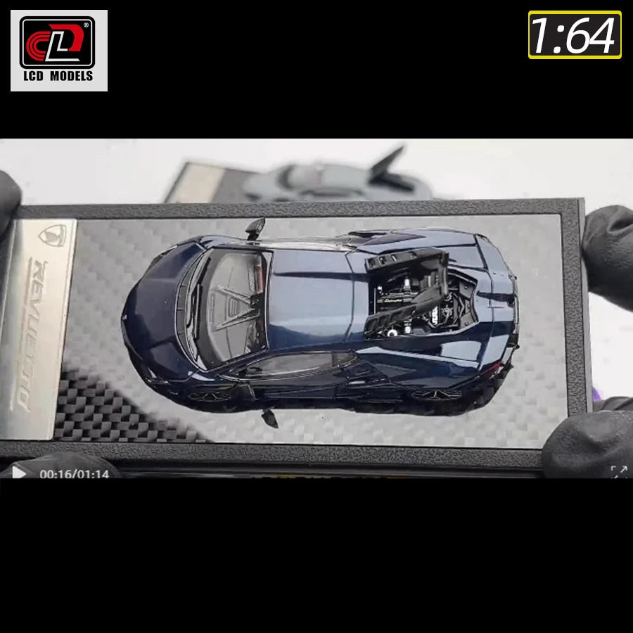 1:64 Lamborghini Revuelto