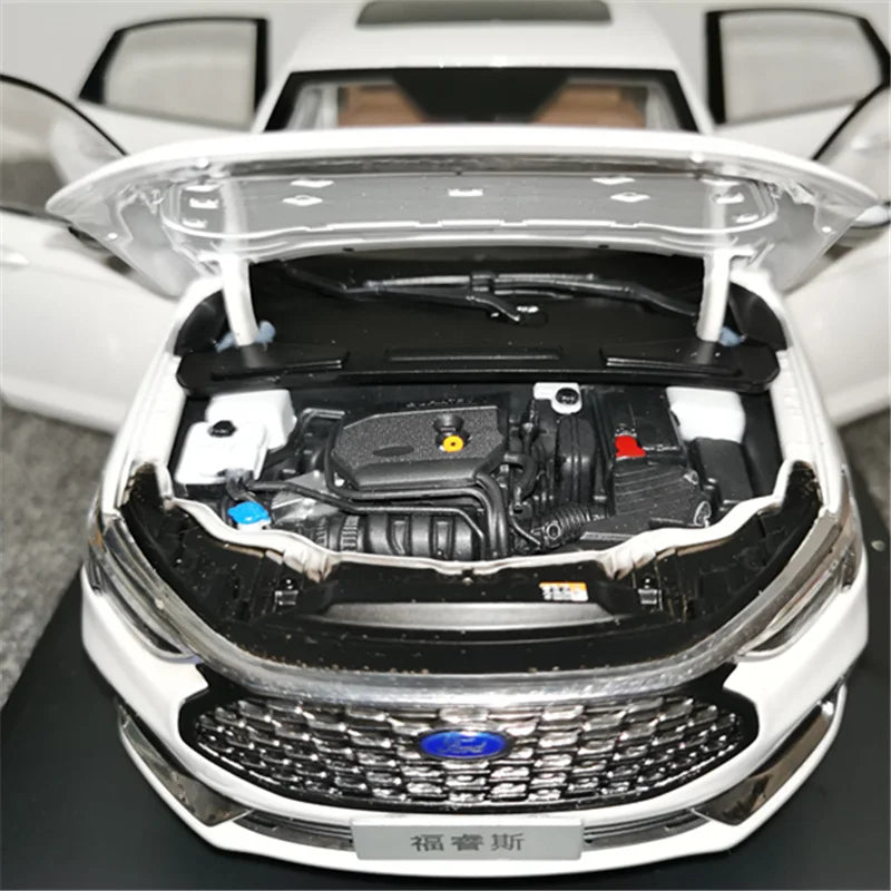 1:18 Ford ESCORT 2022