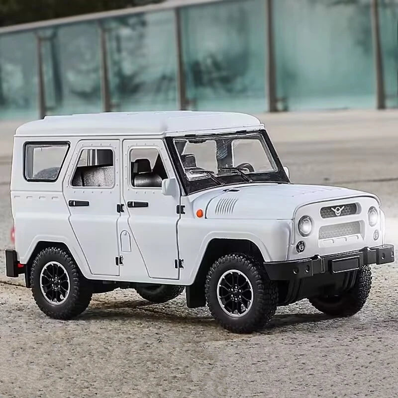 1:18 UAZ Hunter