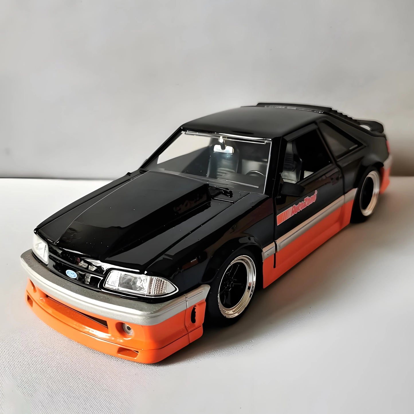 1:24 Ford Mustang GT 1989