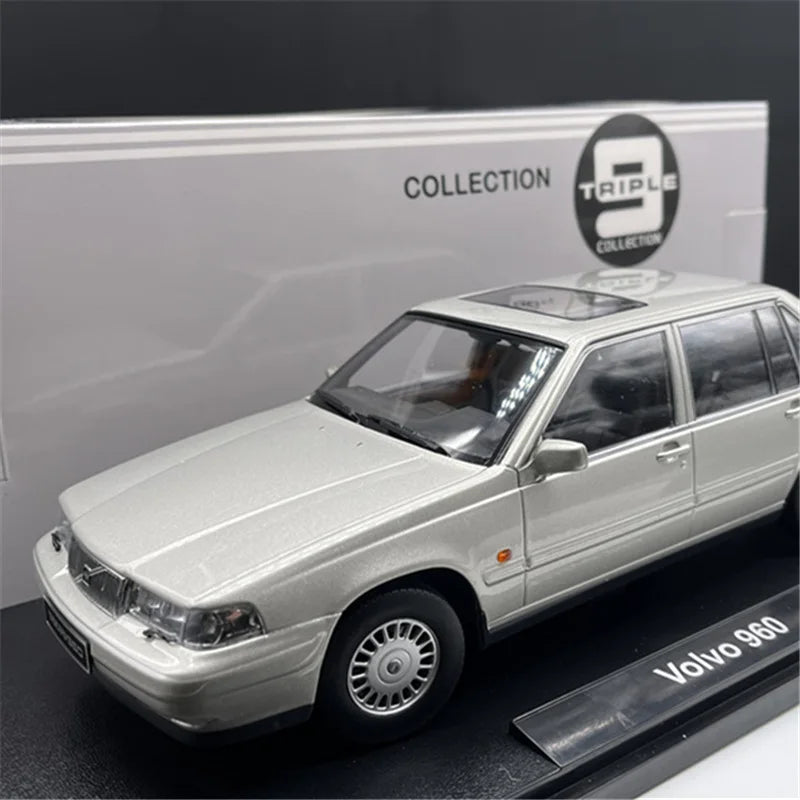 1:18 Volvo 960