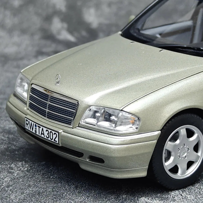 1:18 Mercedes-Benz C220 T-Model