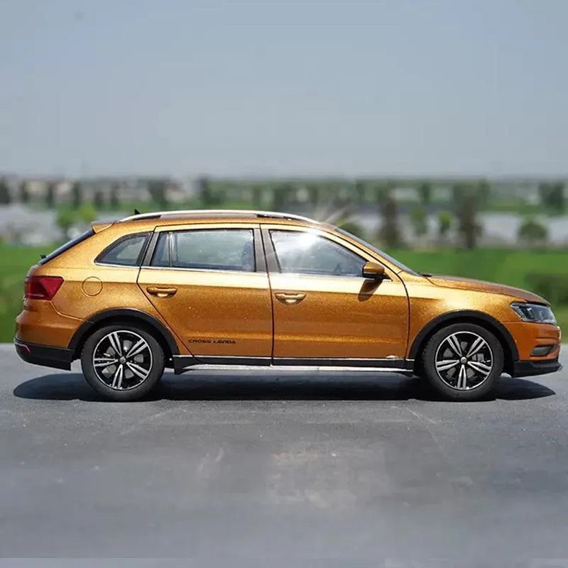 1:18 Volkswagen Lavida Cross 2016