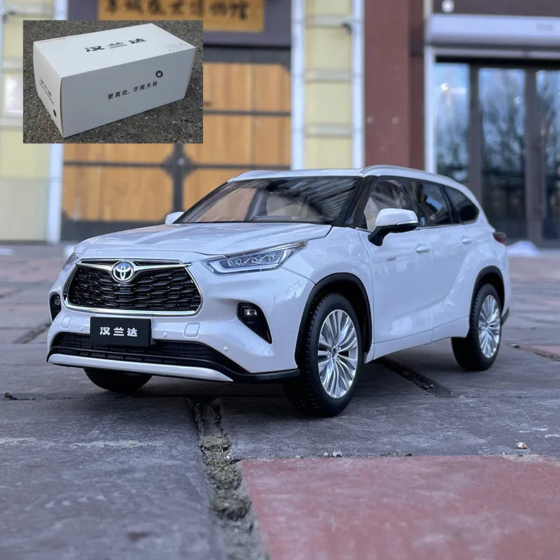 1:18 Toyota Highlander