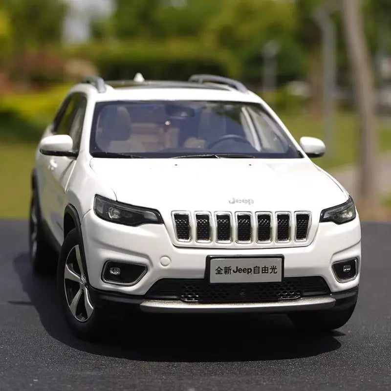1:18 Jeep Cherokee