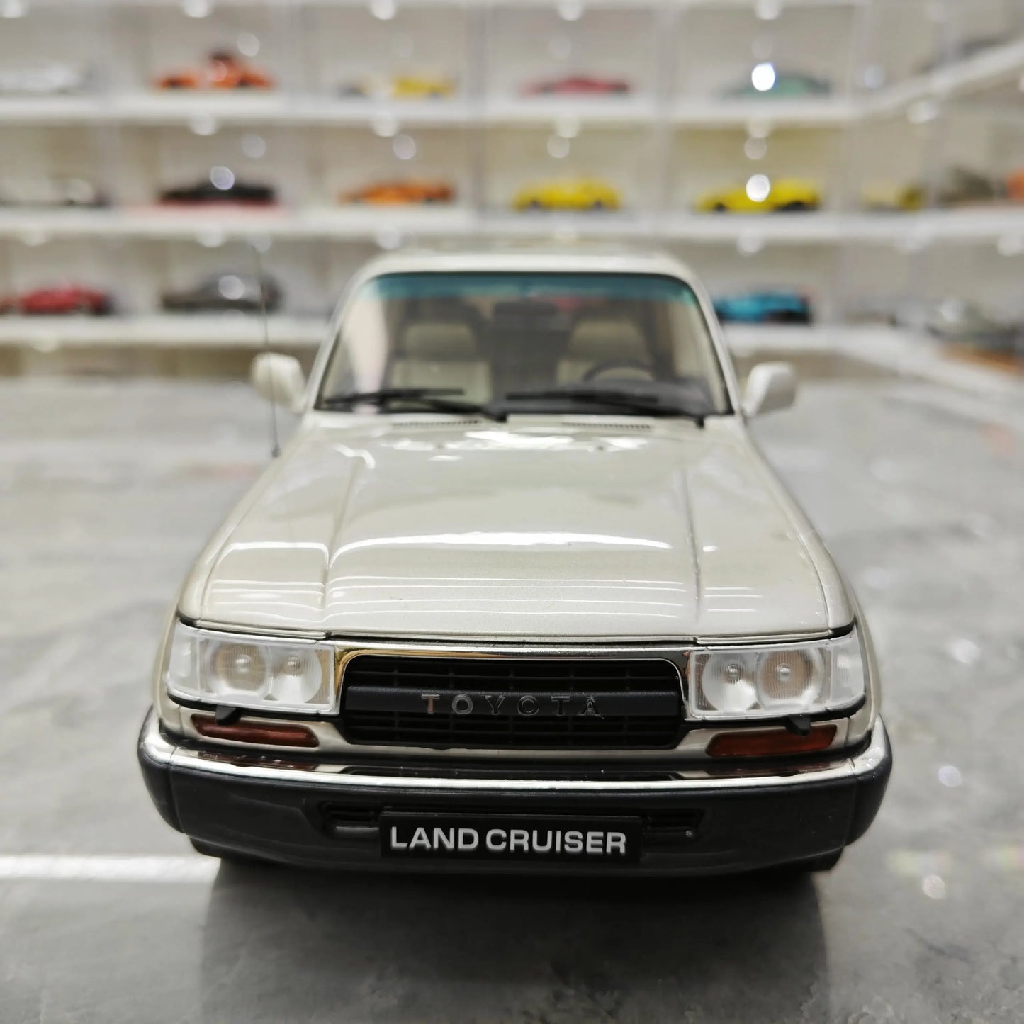 1:18 Toyota HDJ80 1992