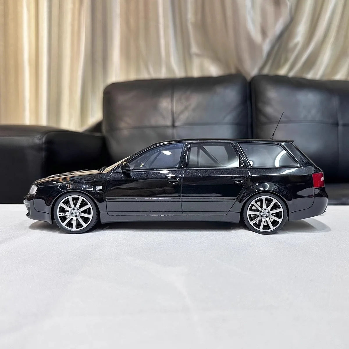 1:18 AUDI RS6 2004