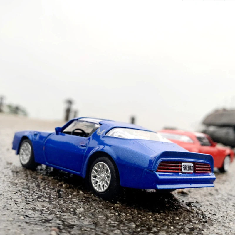 1:36 PONTIAC Firebird
