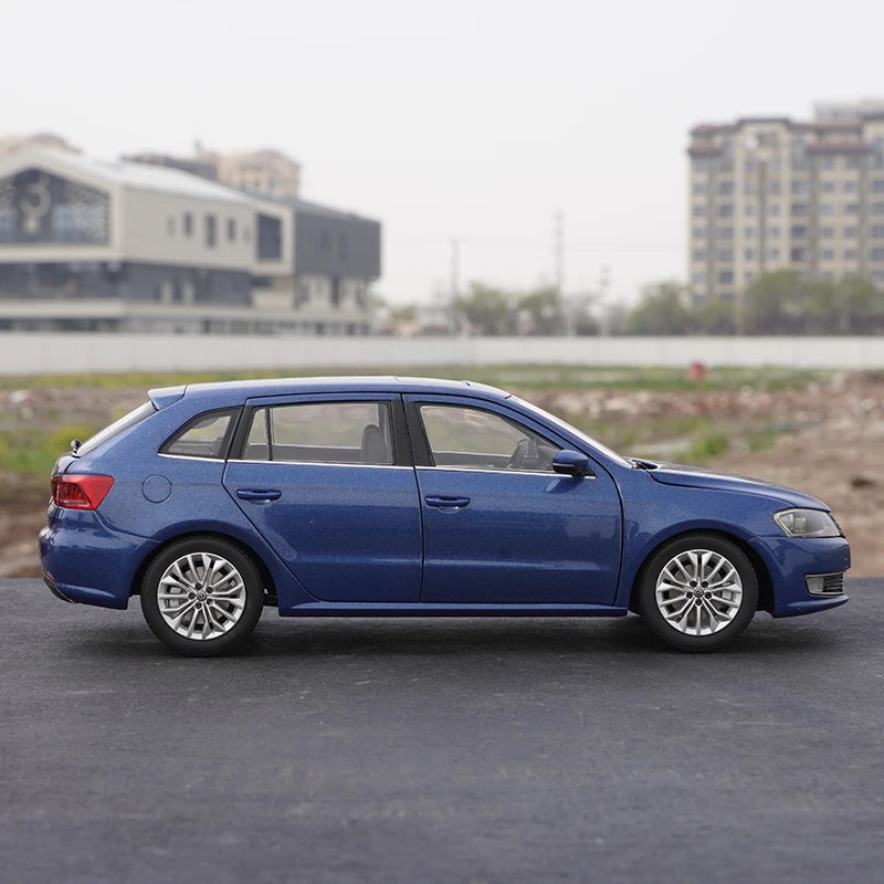 1:18 Volkswagen Lavida 2013