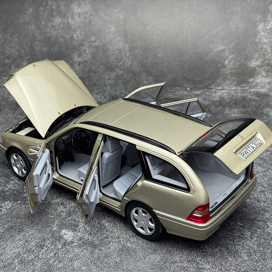 1:18 Mercedes-Benz C220 T-Model