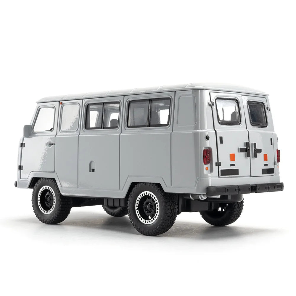 1:18 Russian UAZ TRAVELER 452 VAN