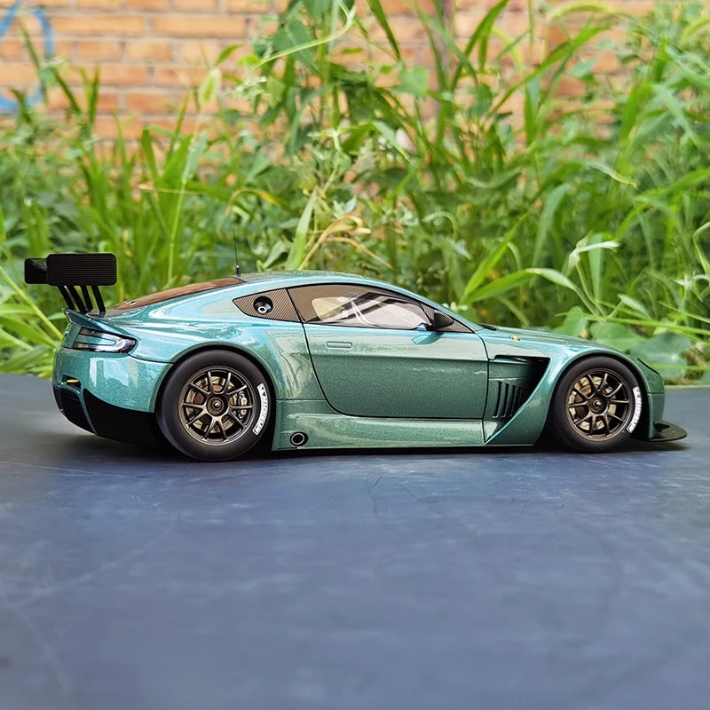 1:18 Aston Martin VANTAGE V12 GT3