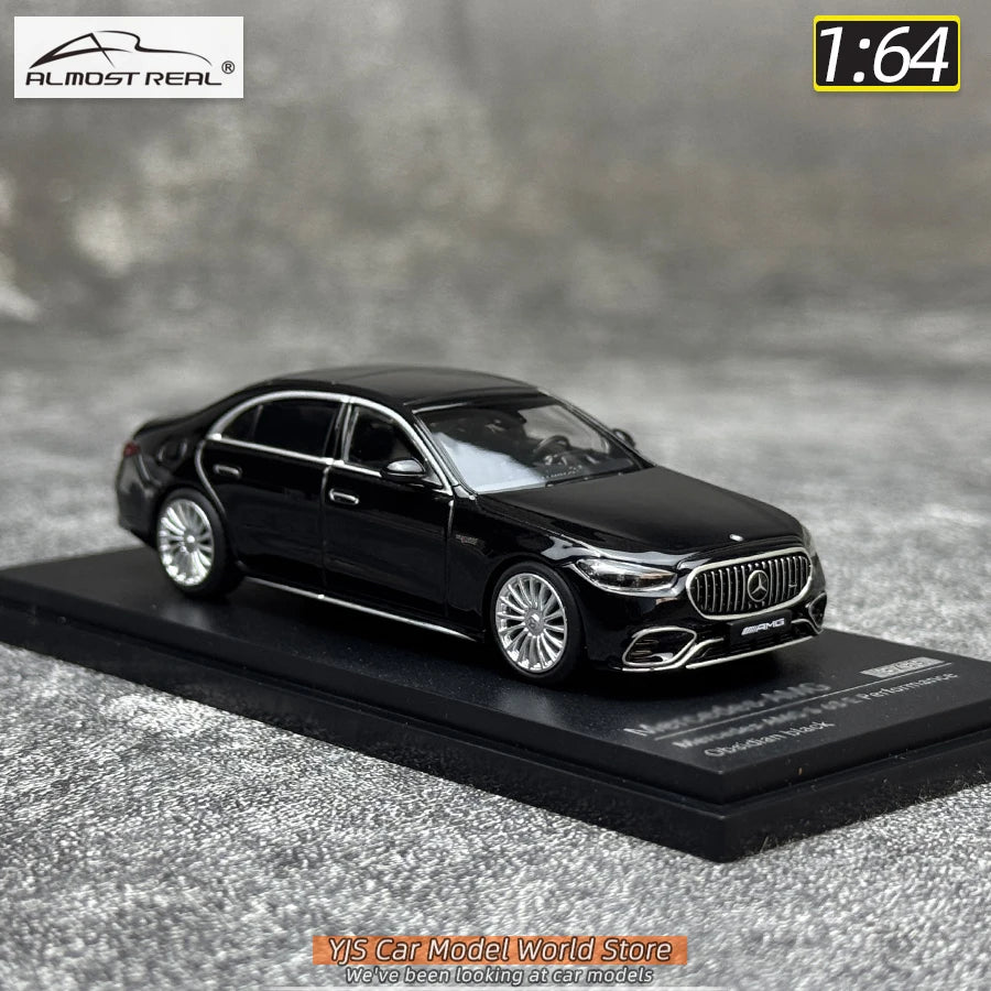 1:64 Mercedes-Benz S63 E Performance 2023