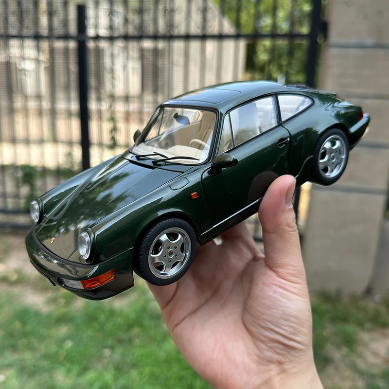 1:18 Porsche 911 Carrera 2 Cabriolet 1990