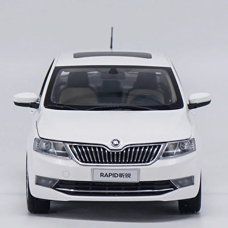 1:18 Skoda RAPID 2018