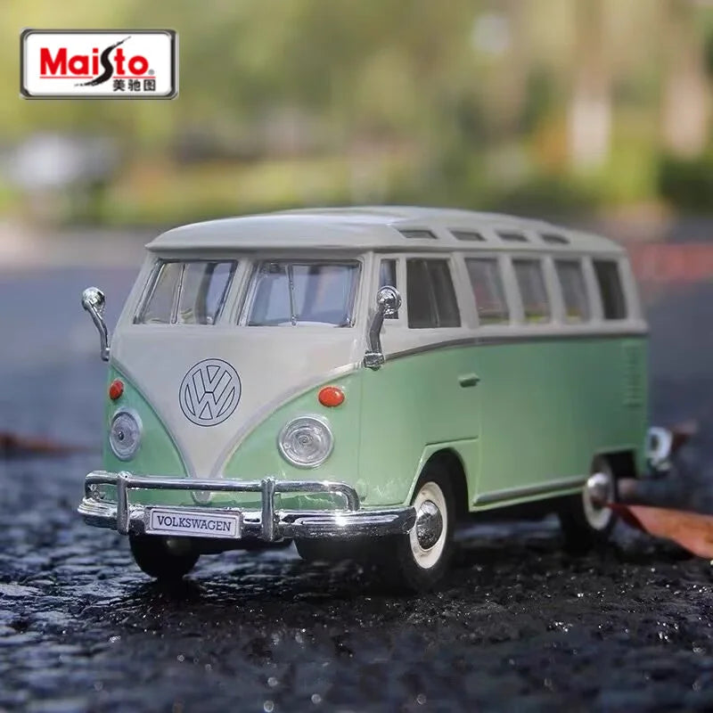 1:24 Volkswagen T1 BUS Van Samba