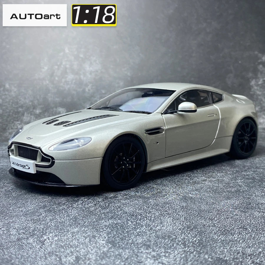 1:18 Aston Martin V12 Vantage S 2015-2018