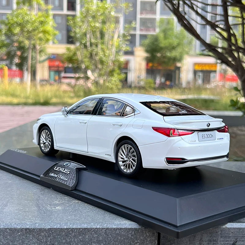 1:18 LEXUS ES300H