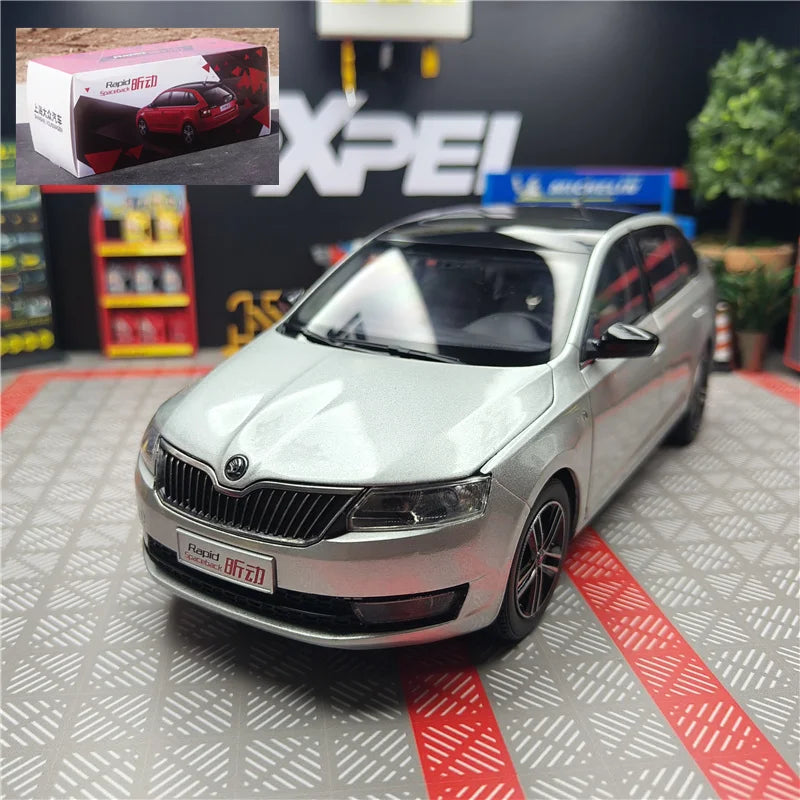 1:18 SKODA Rapid Spaceback