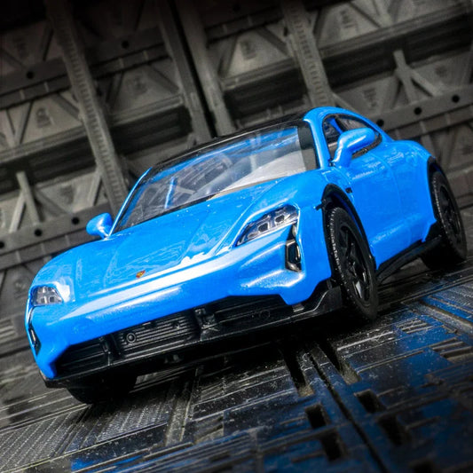1:36 Porsche Taycan Turbo S