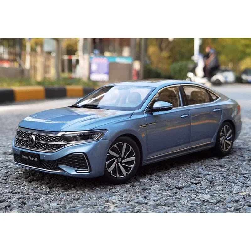 1:18 Volkswagen Passat 2022