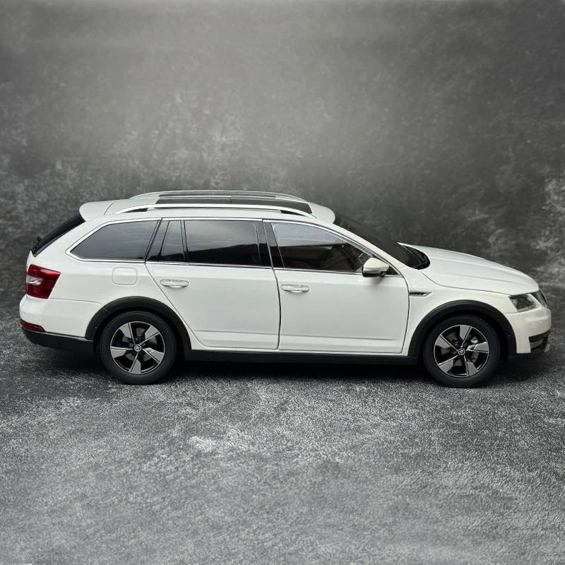 1:18 Skoda Octavia