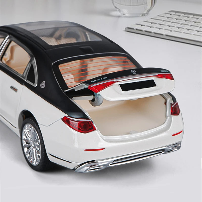 1:22 Maybach S680