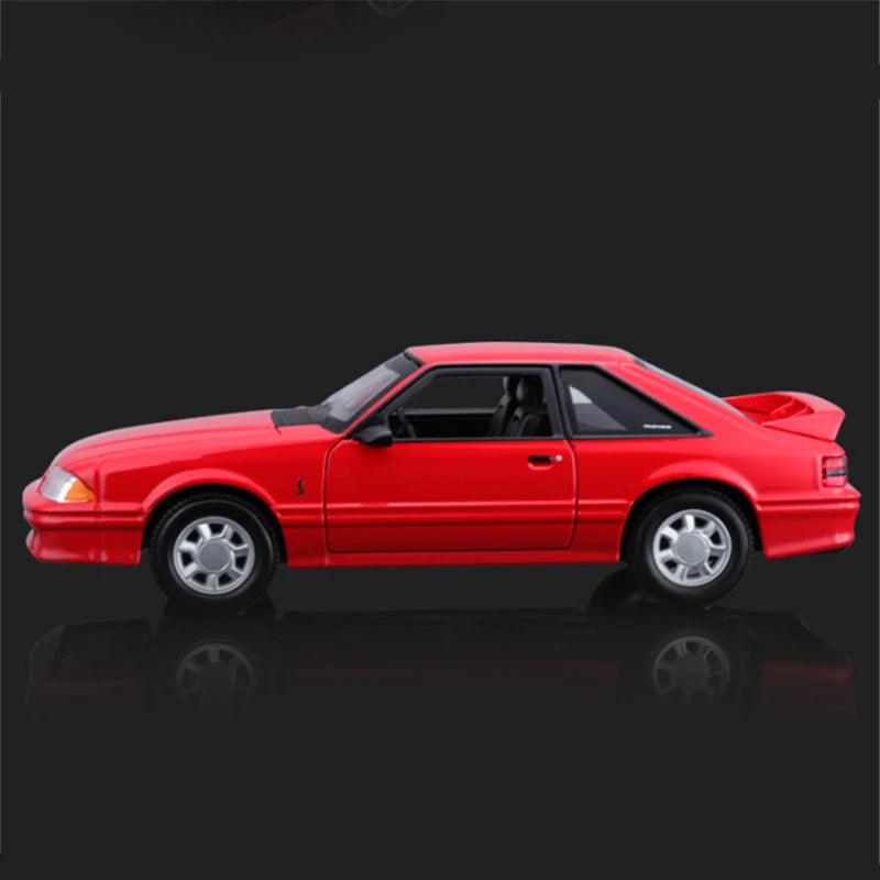 1:24 Ford Mustang SVT COBRA 1993