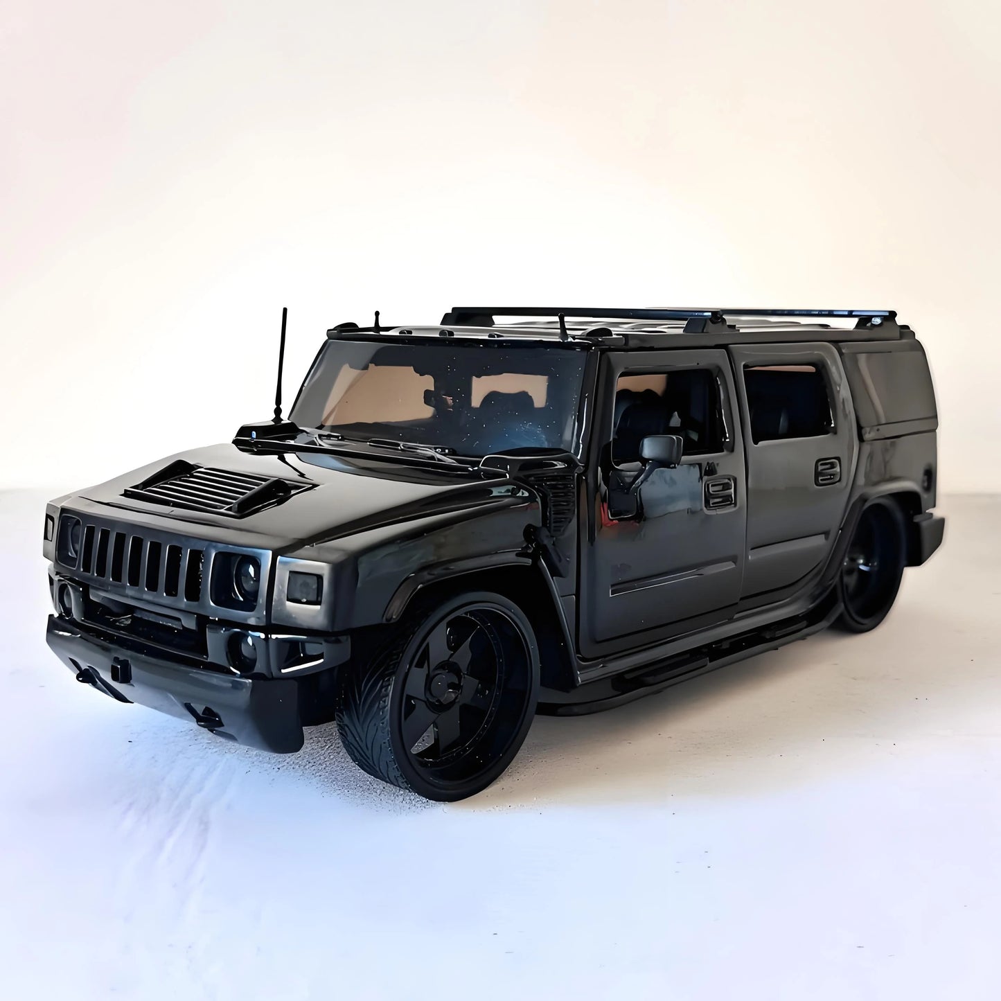 1:24 HUMMER H2 2003