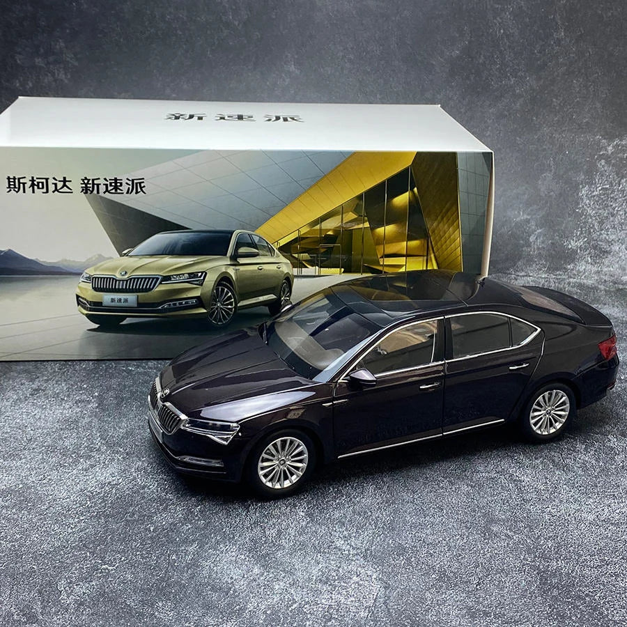 1:18 SKODA SUPERB