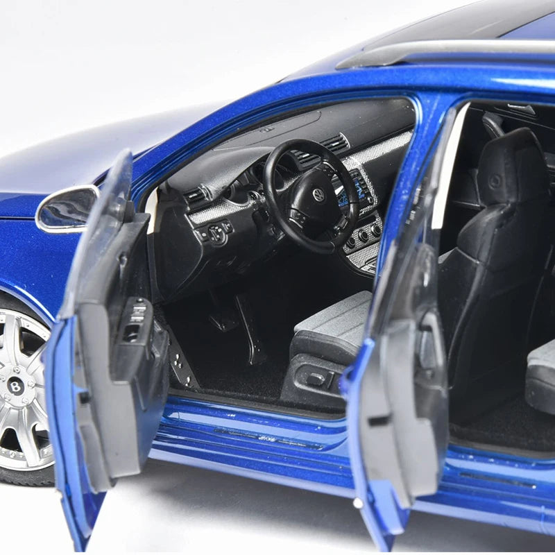 1:18 Volkswagen Passat Estate R36