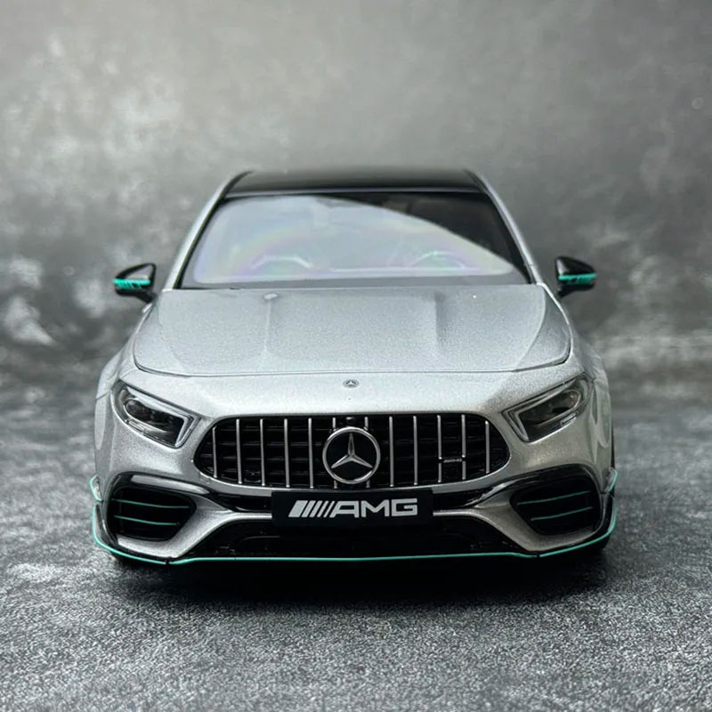 1:18 Mercedes-Benz A45 AMG