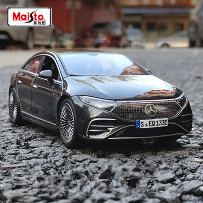 1:27 Mercedes-Benz EQS Coupe