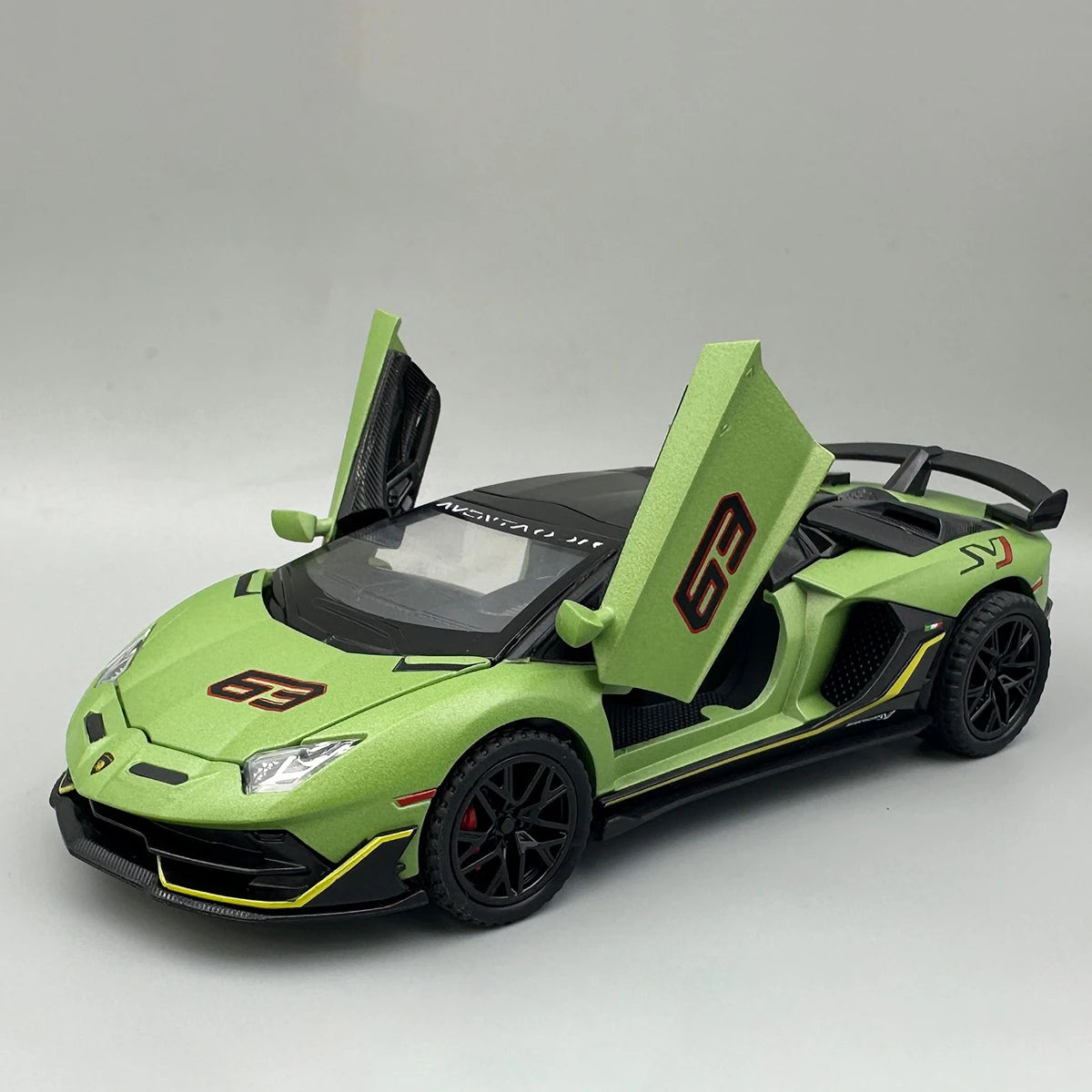 1:32 Lamborghini Aventador SVJ 63