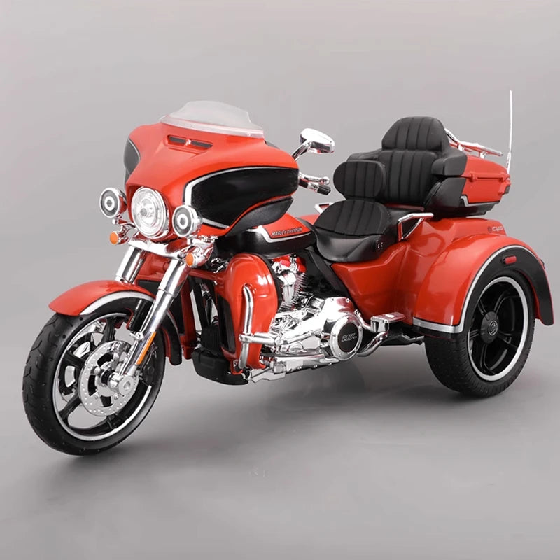 1:12 Harley Davidson 2021 CVO Tri Glide