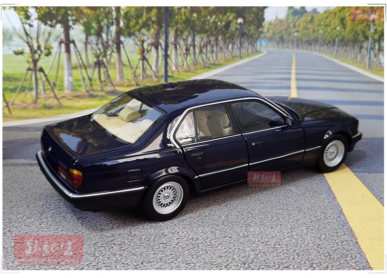 1:18 BMW 7 Series E32 730i 1986