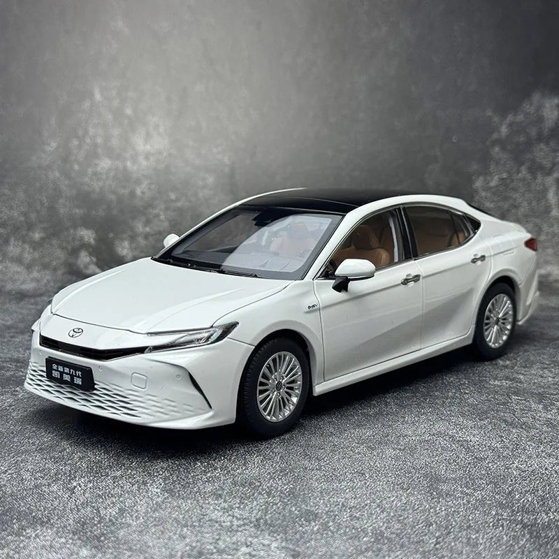 1:18 Toyota Camry
