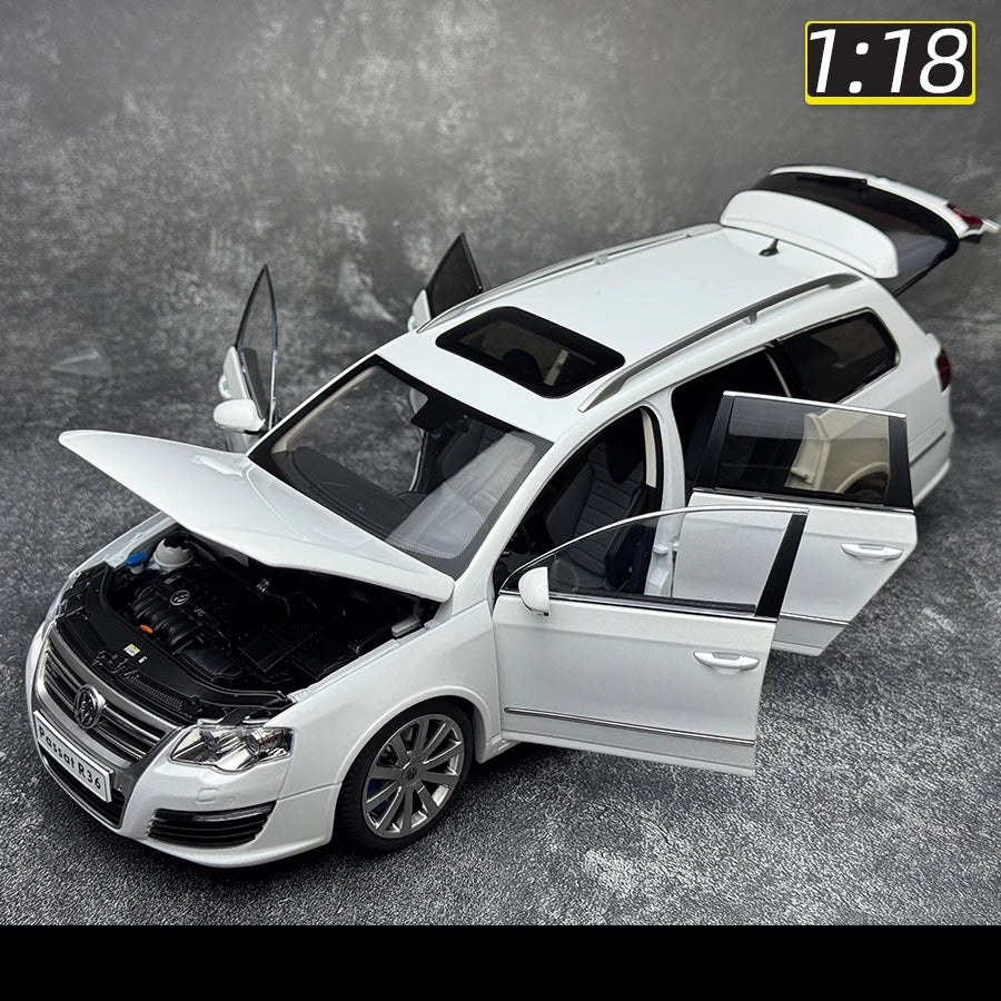 1:18 Volkswagen Passat Estate R36