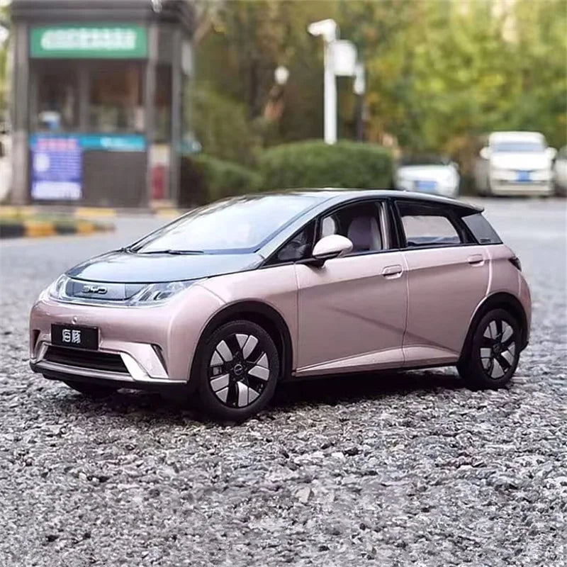 1:18 BYD Dolphin